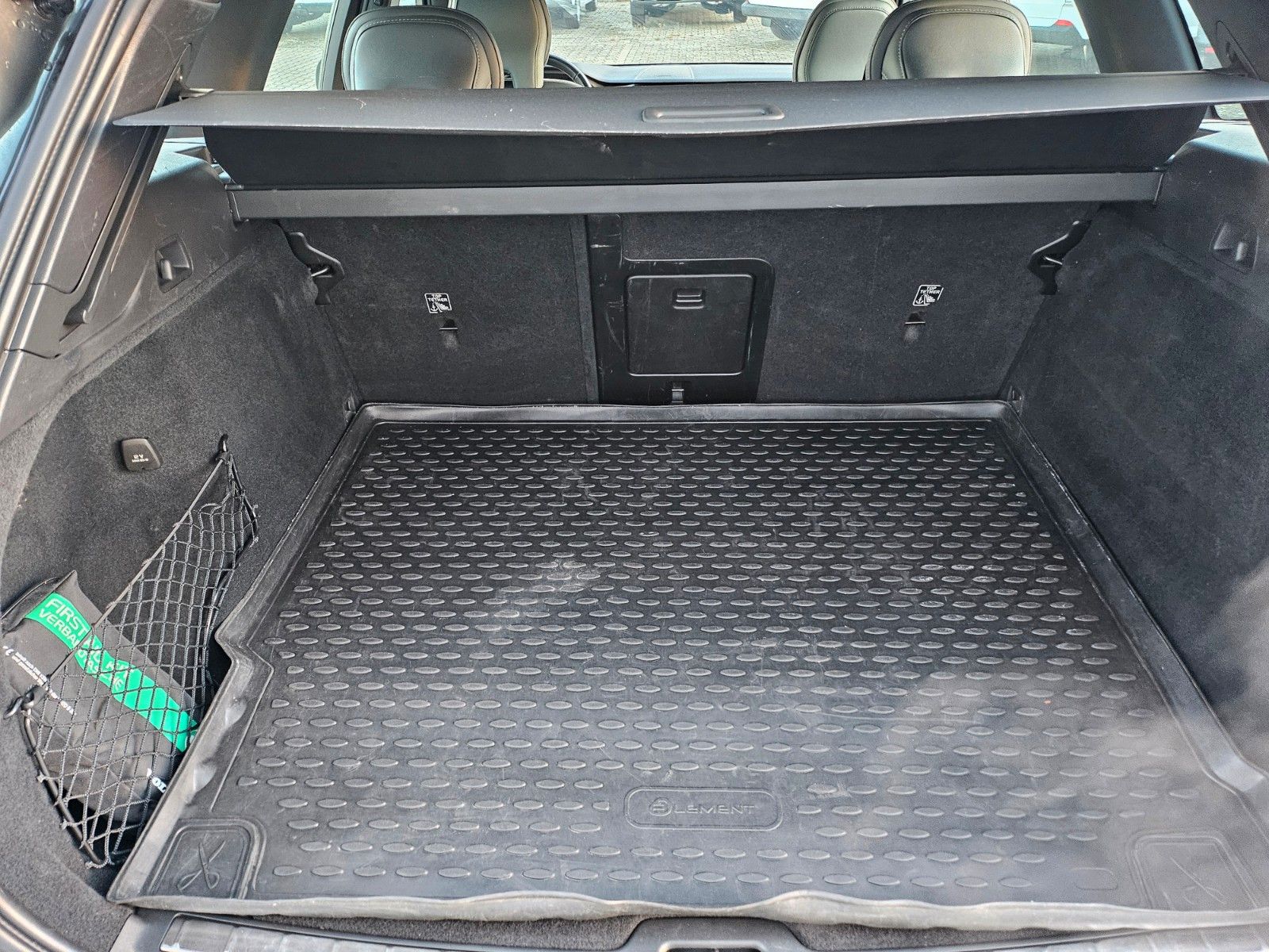Fahrzeugabbildung Volvo XC60 R DesignmPlug-In Hybrid AWD