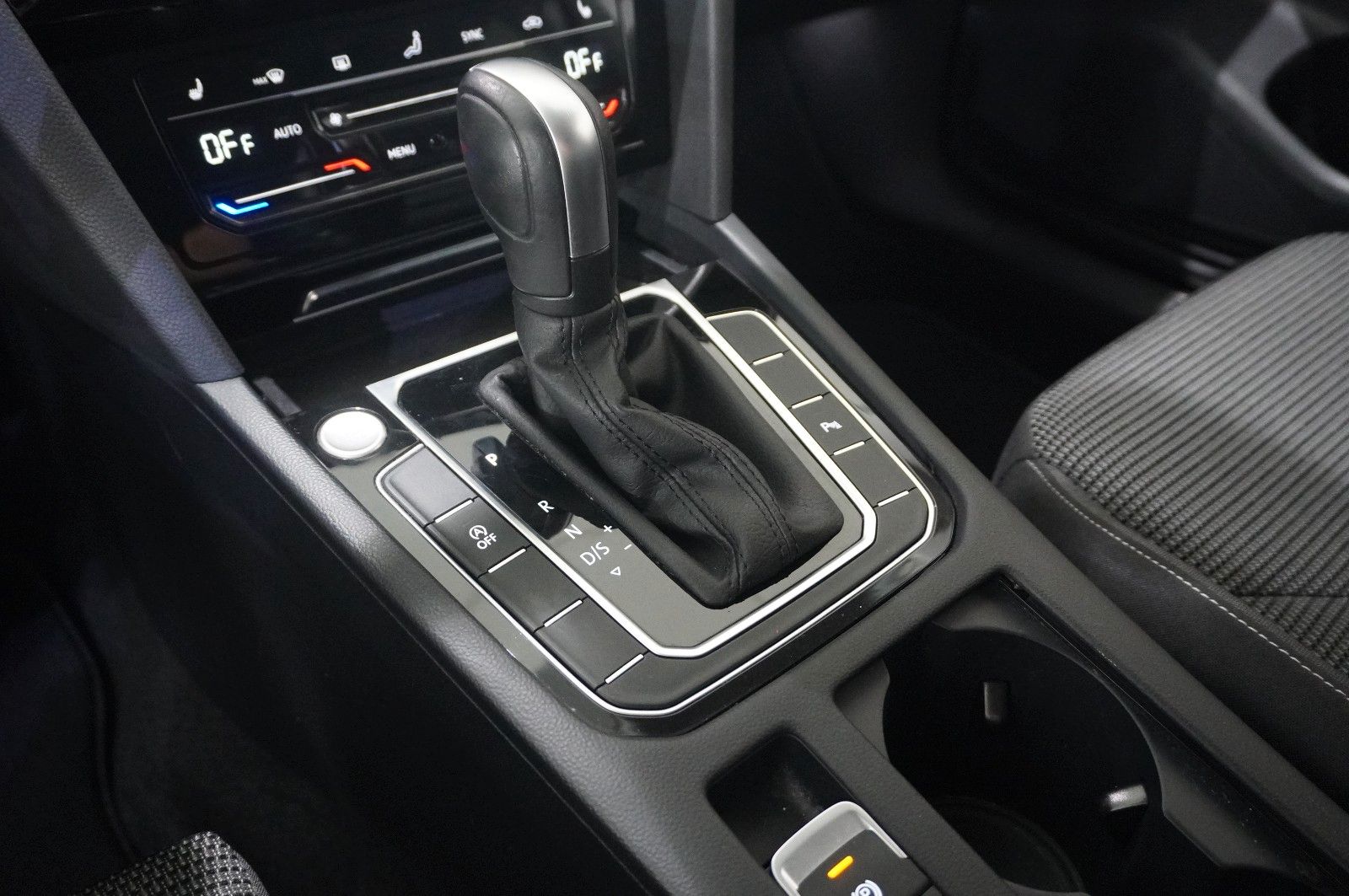 Fahrzeugabbildung Volkswagen Arteon Shooting Brake 2.0D DSG NAVI/VIRT/SH/DAB+