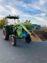 Deutz-Fahr D6806 mit Frontlader