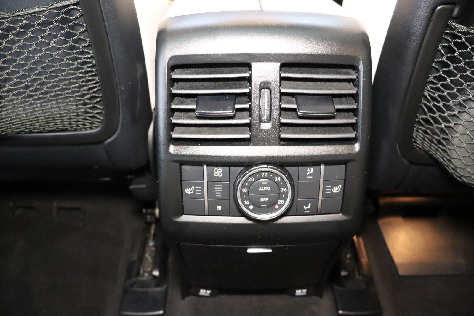 Fahrzeugabbildung Mercedes-Benz GL 350 d 4Matic DIS FOND Desingno Pano * 7. Sitz