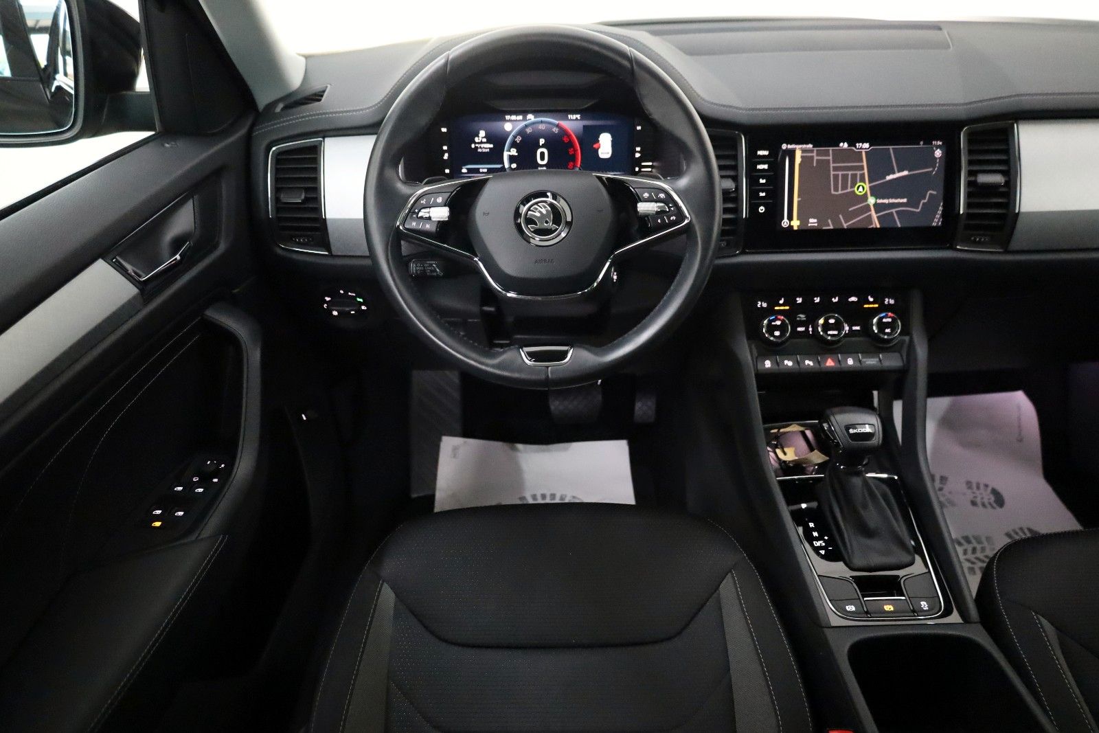 Fahrzeugabbildung SKODA Kodiaq Tour,Navi,LED,4xSH,Kamera,ACC, SR+WR