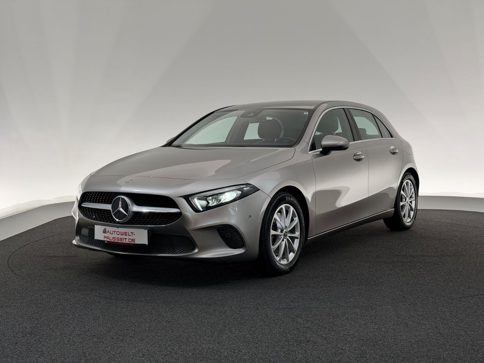 Mercedes-Benz A 250*PROGRESSIVE*LED-SHZ-APP-MBUX-BUSINESS-SPUR imagem 3
