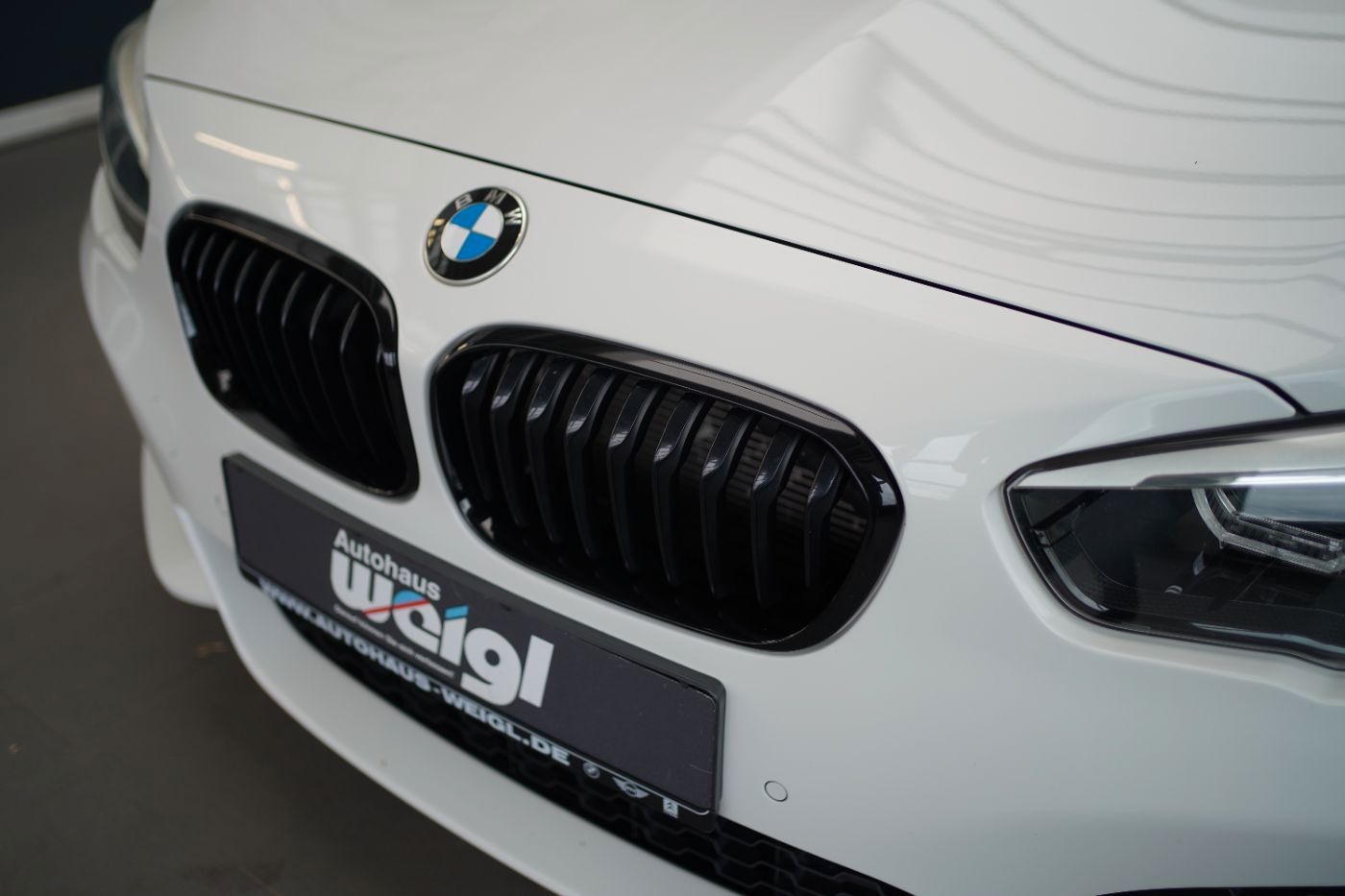 Fahrzeugabbildung BMW 116i M Sport LED+Navi+PDC+Parkassist+HiFi+