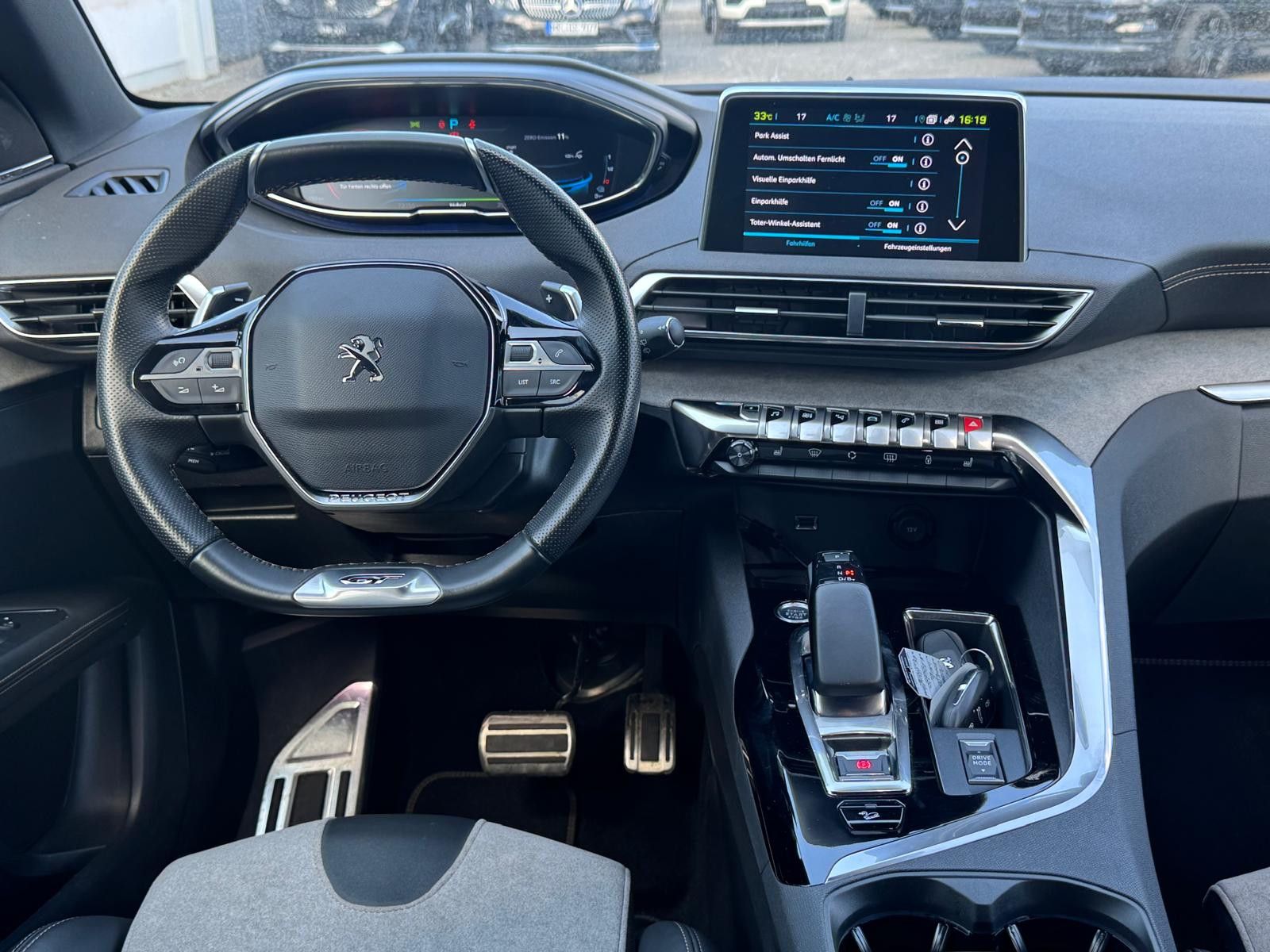 Fahrzeugabbildung Peugeot 3008 Hybrid4 300 GT LED+NAVI+KAM+SHZ+ACC+