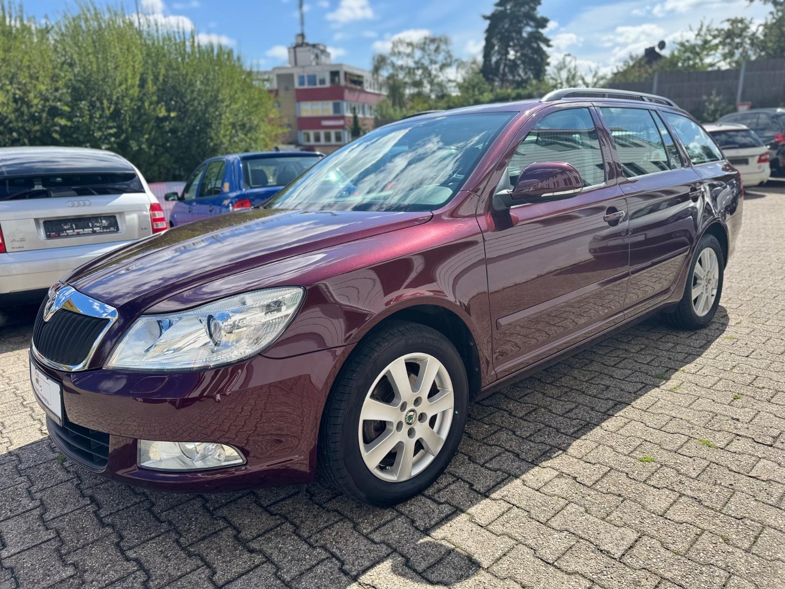 Skoda Octavia 1.8 TSI Combi Elegance HU/AU`März 28