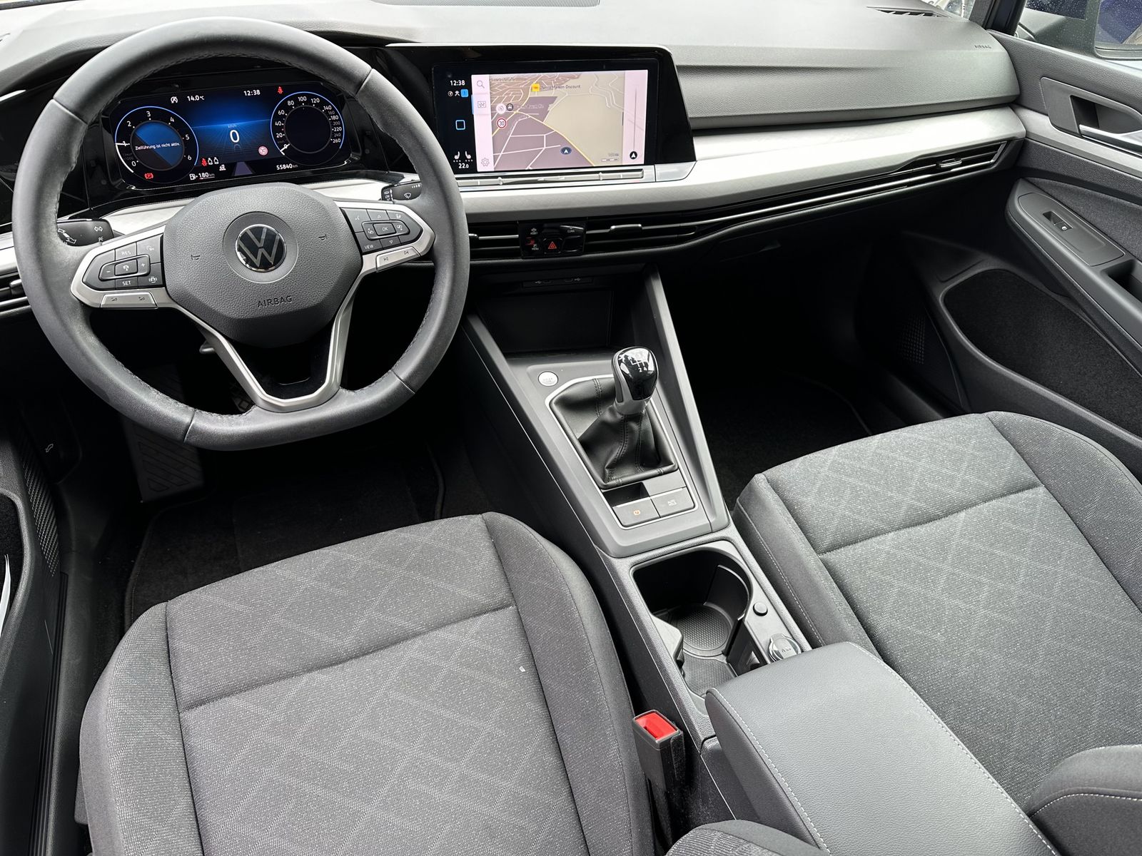 Fahrzeugabbildung Volkswagen Golf Variant 2.0 Life NAV+LED+SHZ+WLAN+KAMERA+PP
