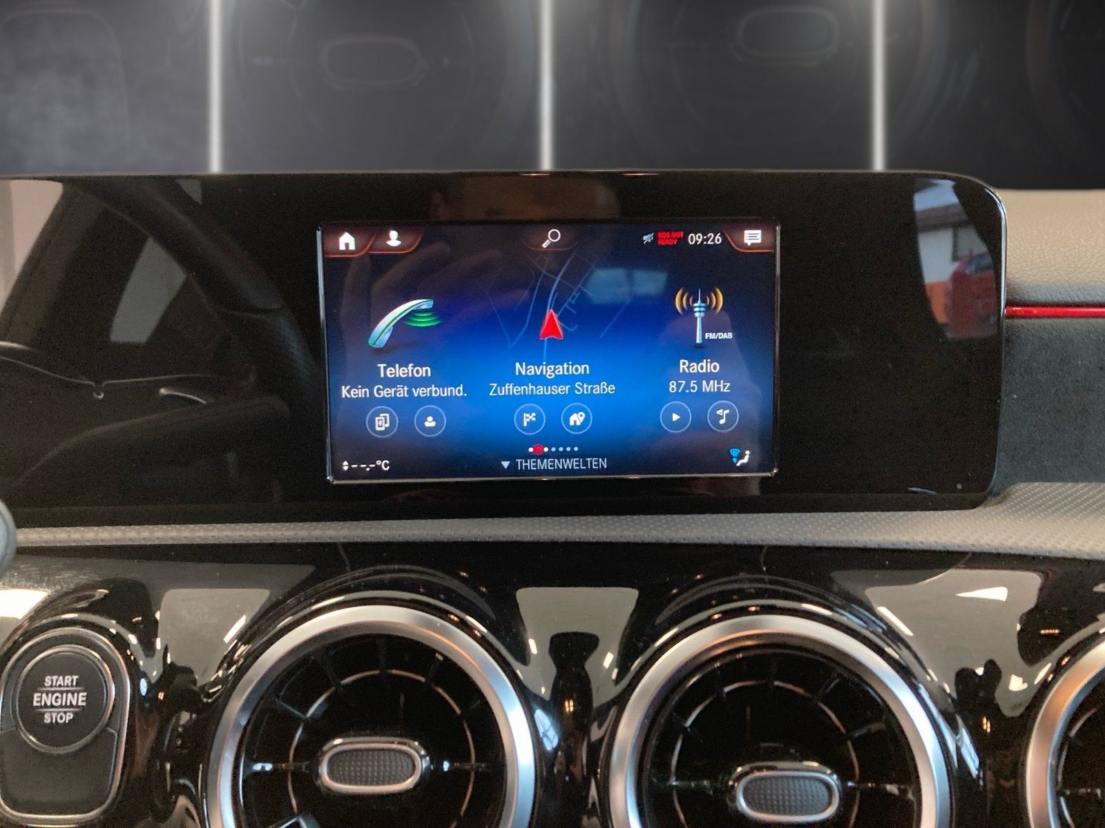 Fahrzeugabbildung Mercedes-Benz A 250 e AMG*LED*CarPlay*MBUX-HighEnd*Parktronic*