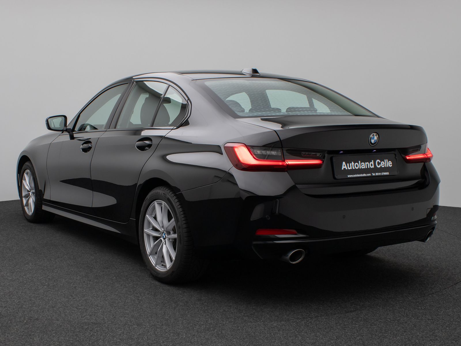 Fahrzeugabbildung BMW 318i DAB PDC Widscreen Geschwindigkeitsreg LED