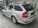 Skoda Octavia Combi 2.0 TDI RS, Leder, Navi, AHK - Skoda Octavia aus 2011: Combi RS