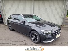 Fahrzeugabbildung Mercedes-Benz E 220d T Avantgarde Navi LED SiHz RFK AHK Luftfa