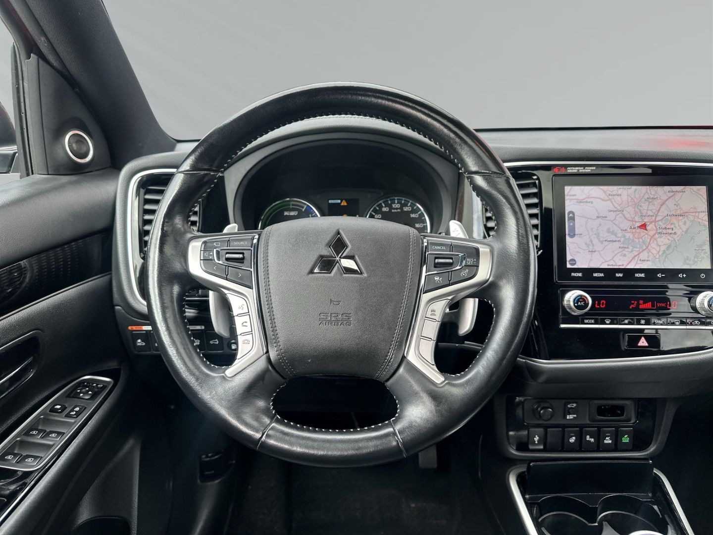 Fahrzeugabbildung Mitsubishi Outlander PHEV Top 4WD LEDER + AHK+ StandHZG+Sou