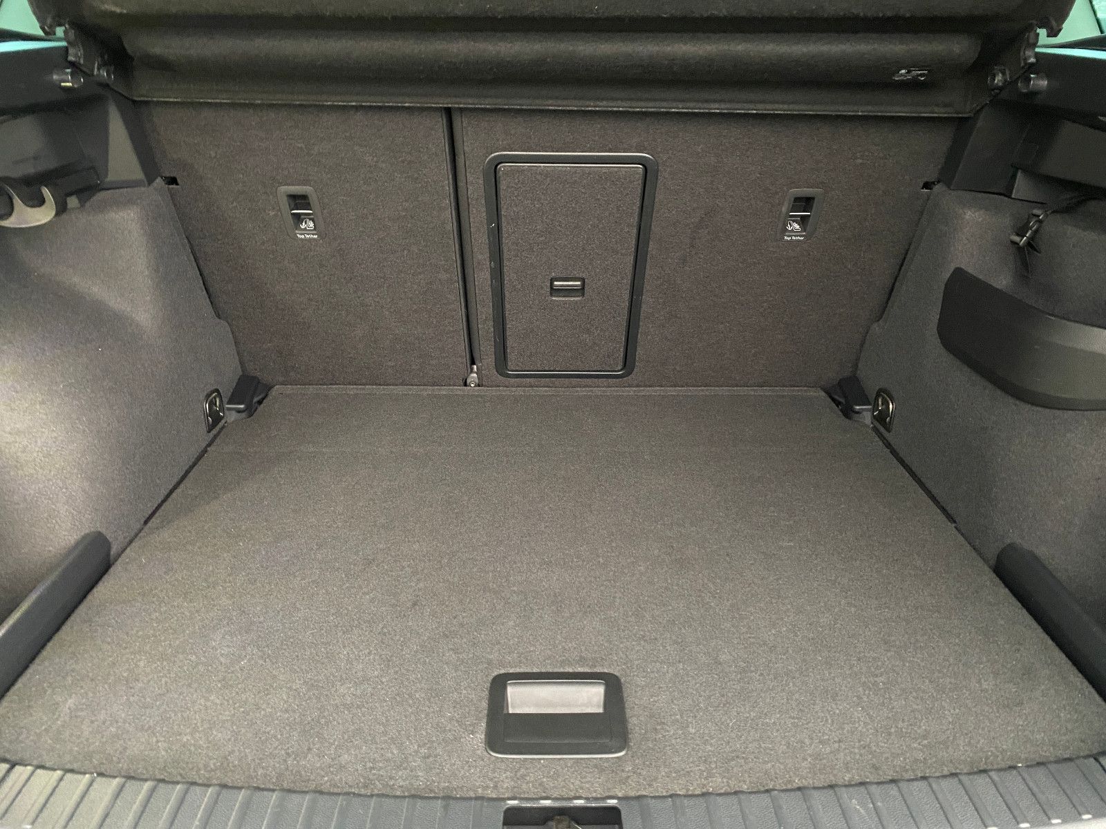 Fahrzeugabbildung SKODA Karoq Style 1.5 DSG SHZ+KAMERA+NAVI+AHK+TÜV-NEU