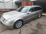 Mercedes-Benz E 320 CDI T ELEGANCE Elegance - Mercedes-Benz E 320 aus 2003: Cdi