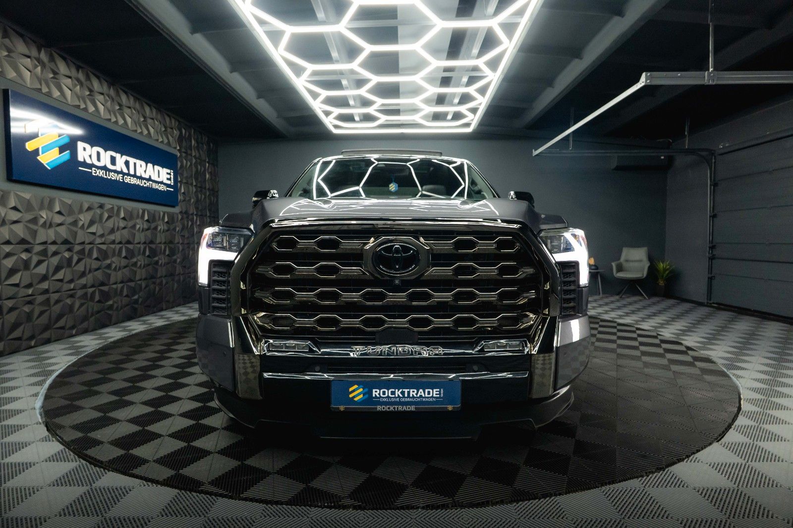 Fahrzeugabbildung Toyota Tundra PLATINUM 3.4L V6 4x4 *100%Options*19%VAT*