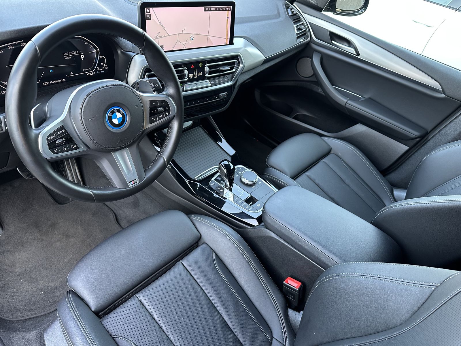 Fahrzeugabbildung BMW X3 xDrive30e M-Sport NAV+LED+AHK+H&K+KAMERA+19ZO