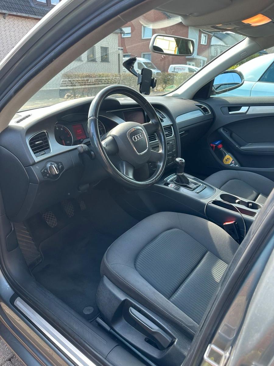 Audi A4 2010 — interior