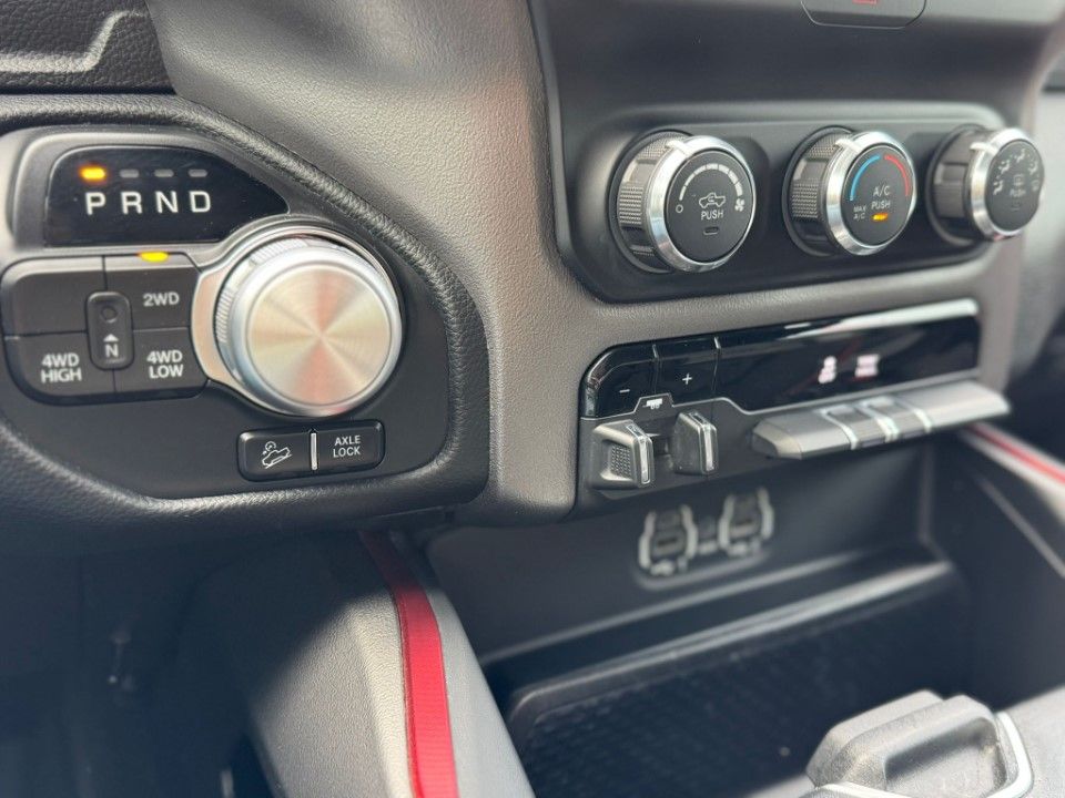 Fahrzeugabbildung Dodge RAM GEN5 Rebel CrewCab HEMI 4x4 74 TKM Mwst.