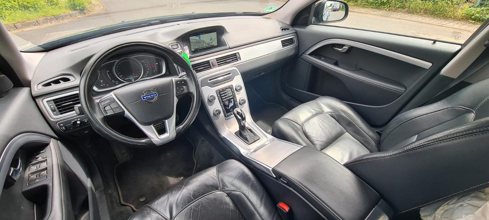 Volvo V70 2015 — photo 12
