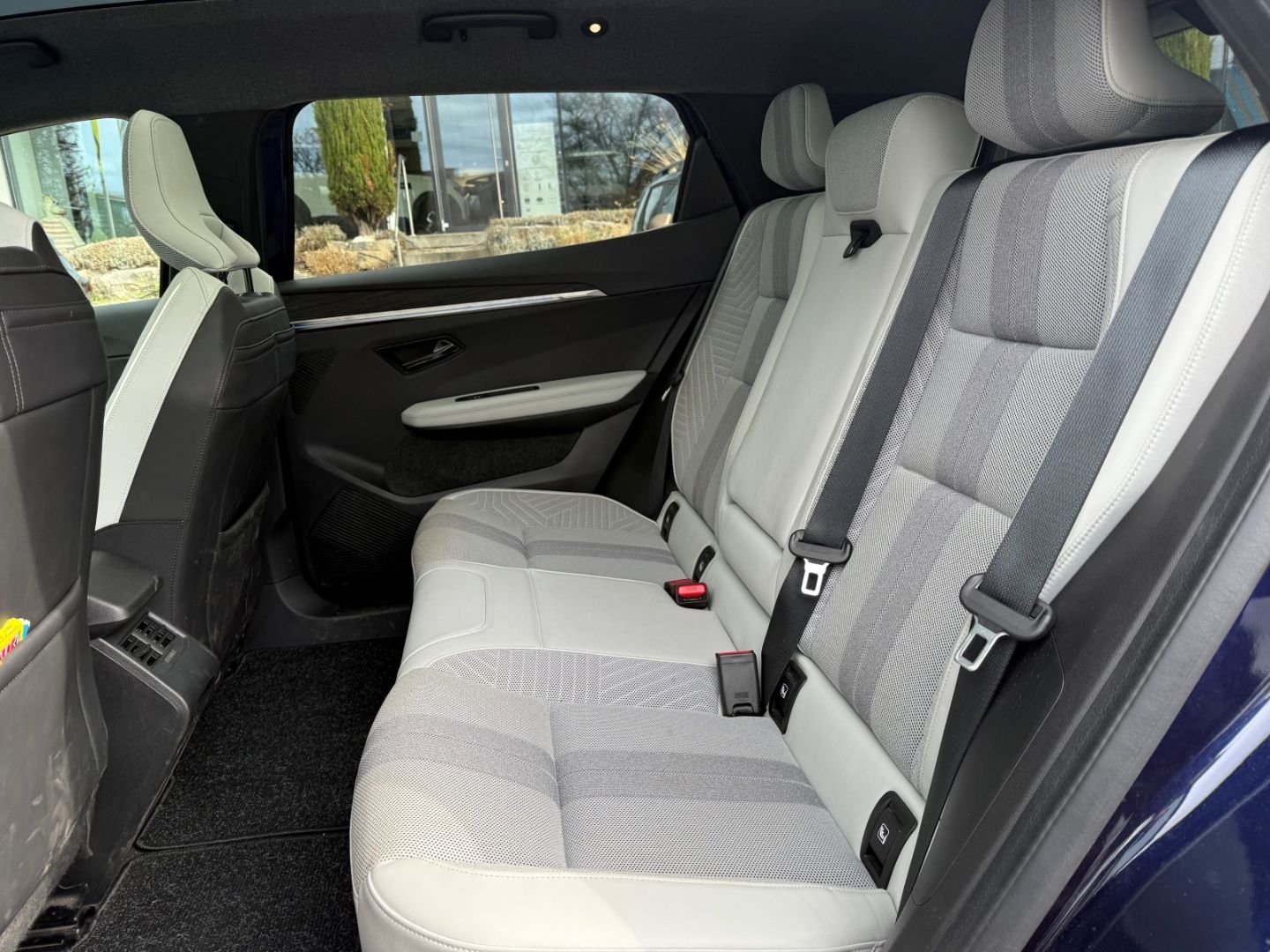 Fahrzeugabbildung Renault Scenic E-Tech Electric 220 Long Range Iconic Pan