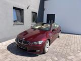BMW 330 i Cabrio E93 Automatik/Navi/Leder - rote BMW 330