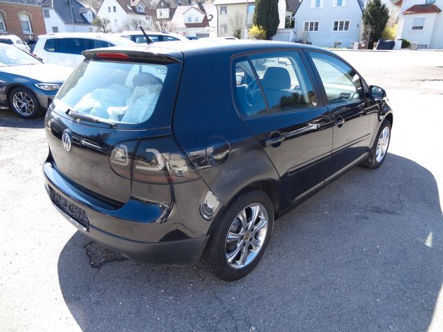 Fahrzeugabbildung Volkswagen Golf V Lim. Tour/Klima/PDC/Alu/