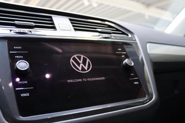 Volkswagen Tiguan - 11