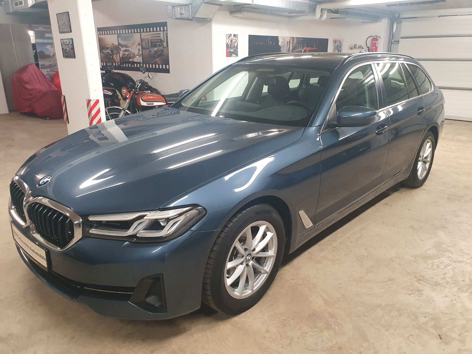BMW 520d Touring*AHK*Pan.-Dach*P.-Assistent*Stop+go