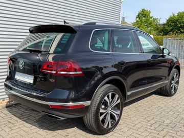 Volkswagen Touareg - 2