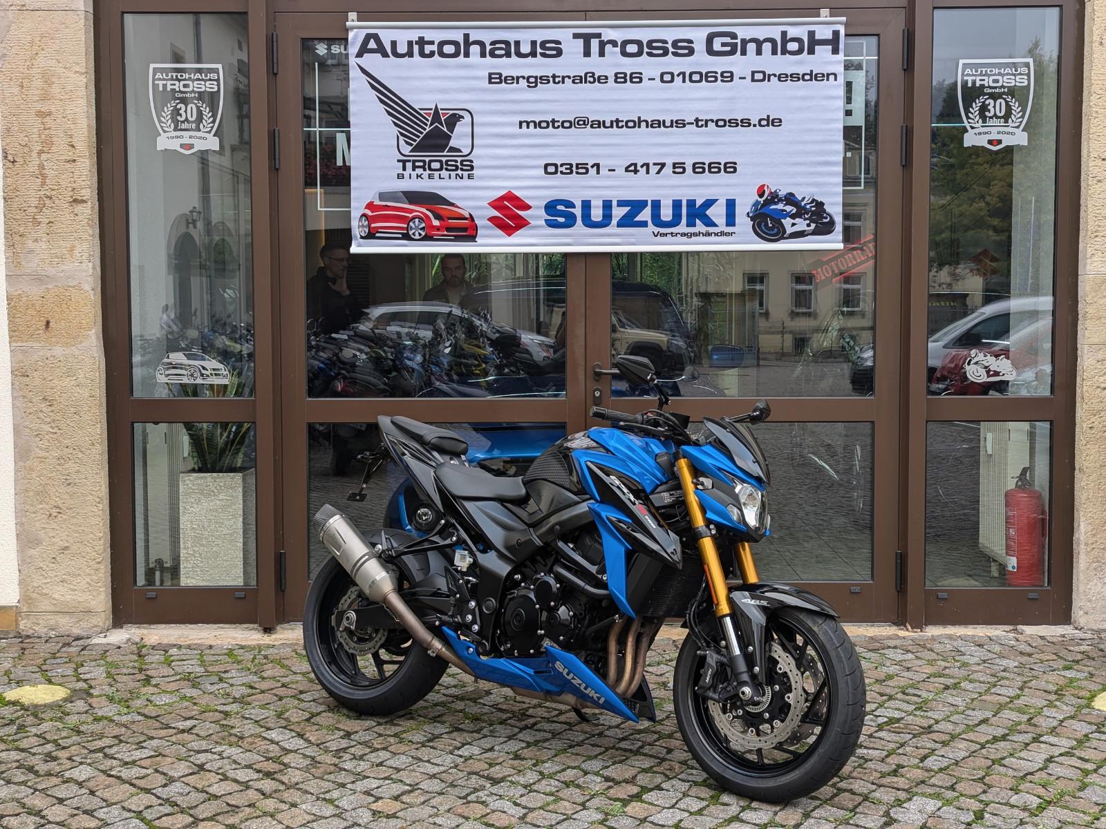 Suzuki GSX-S 750 L8 mit Leo Vince Auspuff und Zubehör