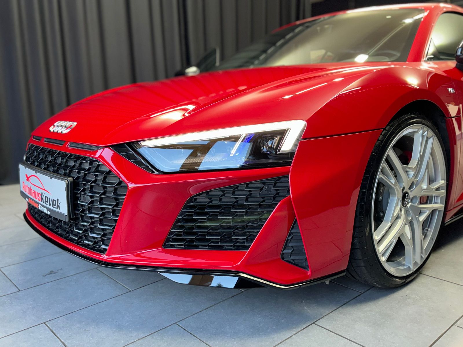 Fahrzeugabbildung Audi R8 Coupe 5.2 FSI quattro performance|B&O|KERAMIK