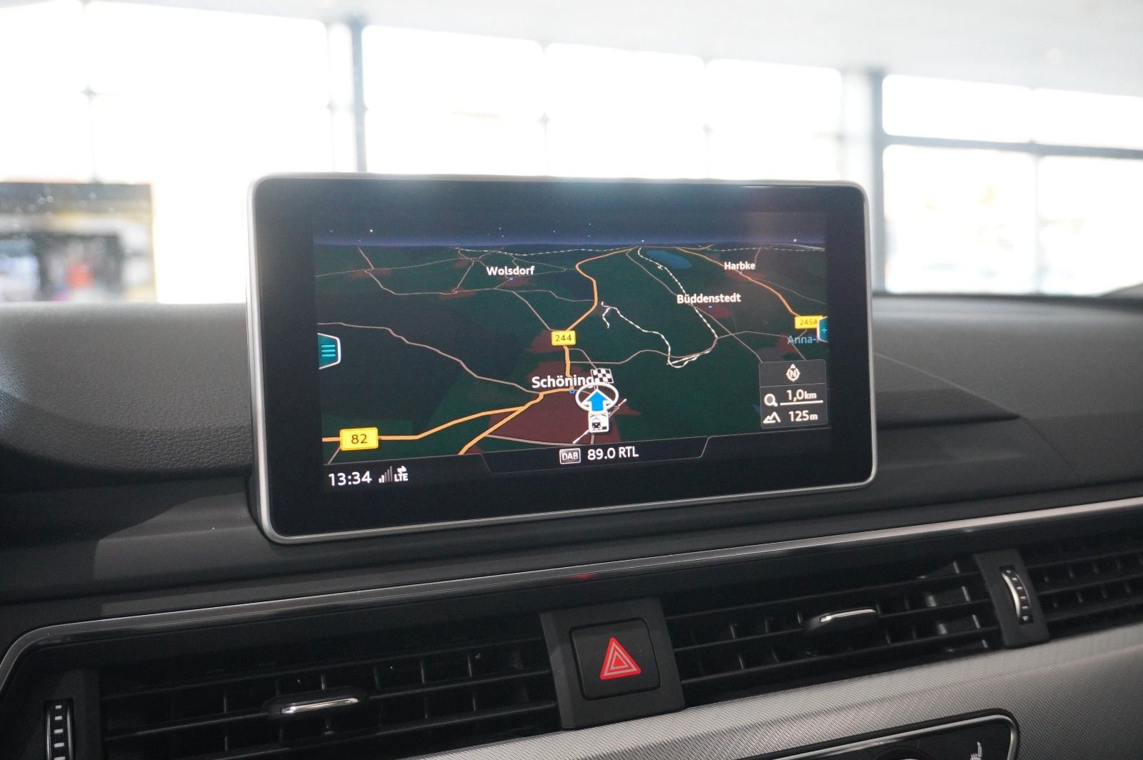 Fahrzeugabbildung Audi A4 Avant 35 TDI S-LINE SPORT NAVI/LED/KAMERA/DAB