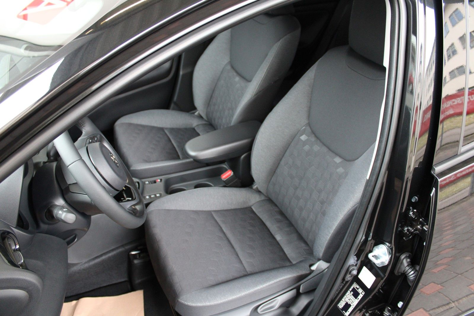 Fahrzeugabbildung Toyota Yaris 1.5 Hybrid Teamplayer + Comfort-Paket