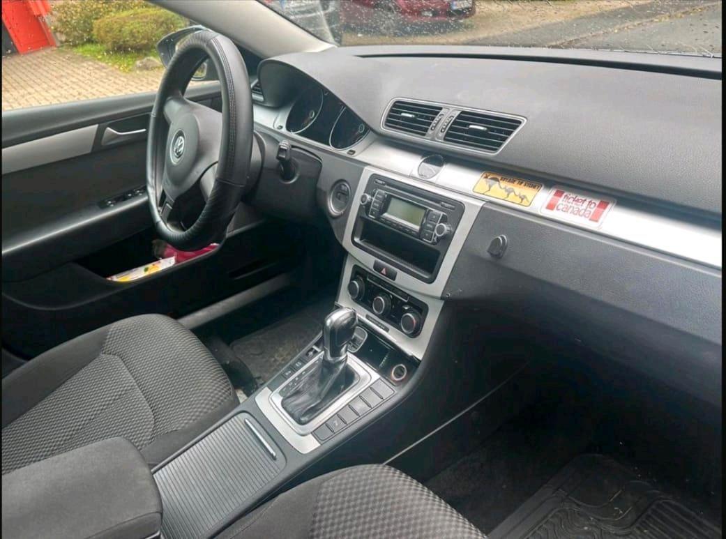 Volkswagen Passat 2013 — rear view