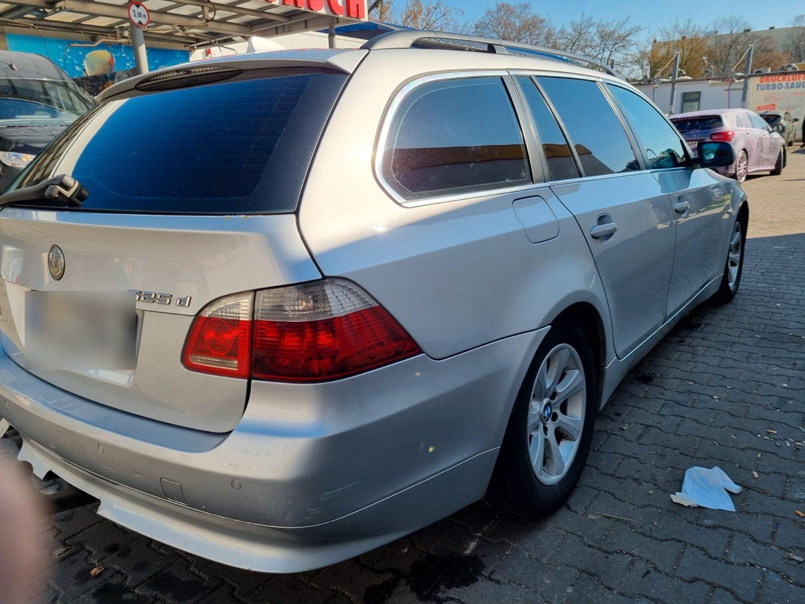 BMW 525 2006 — салон