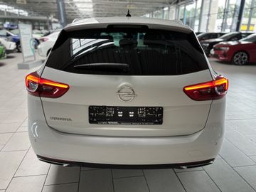Fotografie des Opel Insignia Sports Tourer 2.0 Diesel AT Elegance AH