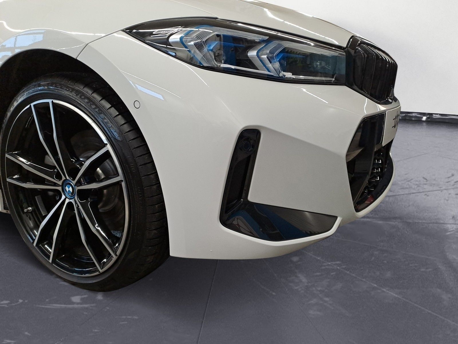 BMW 330 - Bild 10