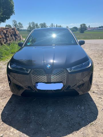 BMW iX xDrive40 -