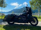 Harley-Davidson Street Glide CVO - Harley-Davidson Motorräder in Essen