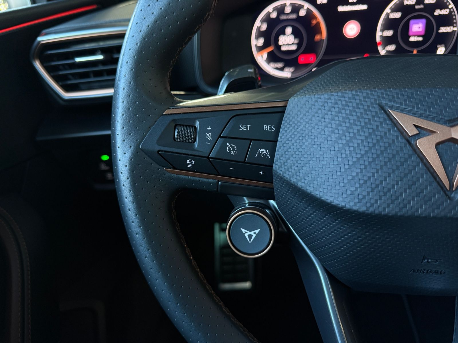 Fahrzeugabbildung CUPRA Leon VZ PANO BEATS ACC RFK