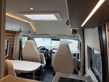 HYMER ERIBA HYMERCAR Yellowstone 601 LED 8G Pluspaket Style Router