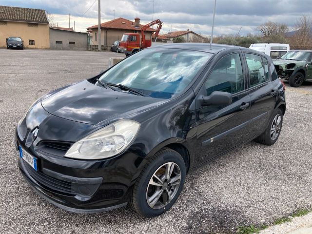 Renault Clio 1.4 16V 5 porte Confort NEOPATENTAT