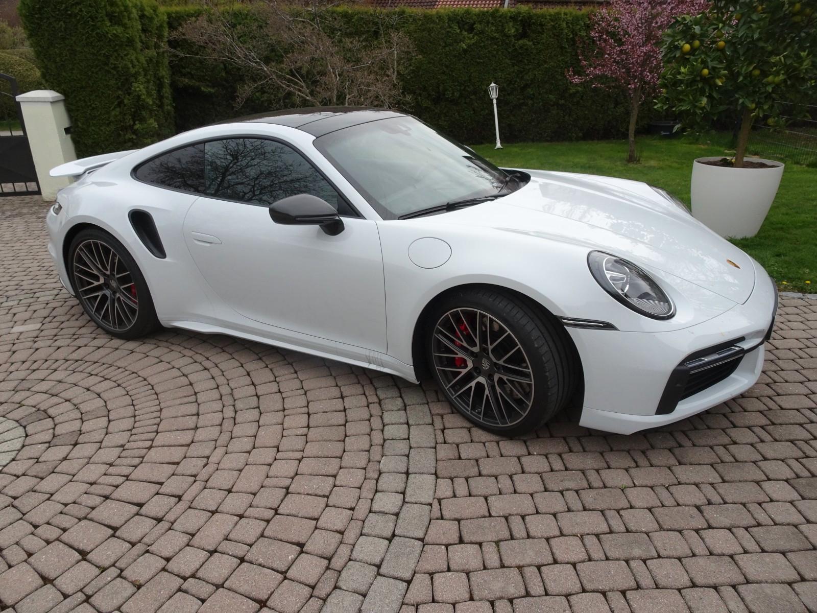 Porsche 992 Turbo Coupe/1. Hand/original 6.000km