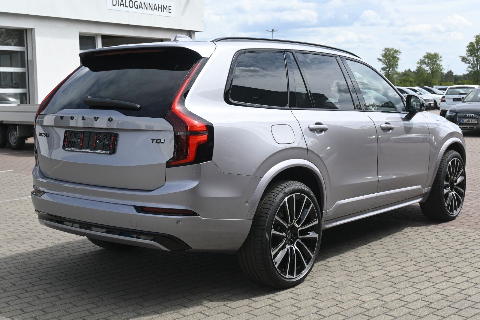 Fahrzeugabbildung Volvo XC90 T8 0,5% UltraBlack*STDHZG*360°*LUFT*ACC*AHK