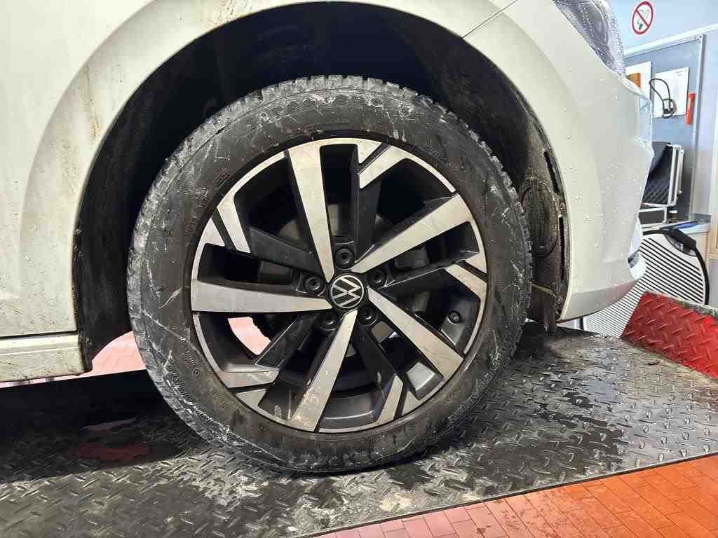 Fahrzeugabbildung Volkswagen Polo TSI Comfortline LED CarPlay Klima ACC PDC S