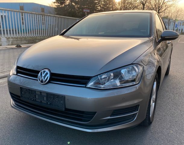 Volkswagen Golf VII Lim. Trendline BMT