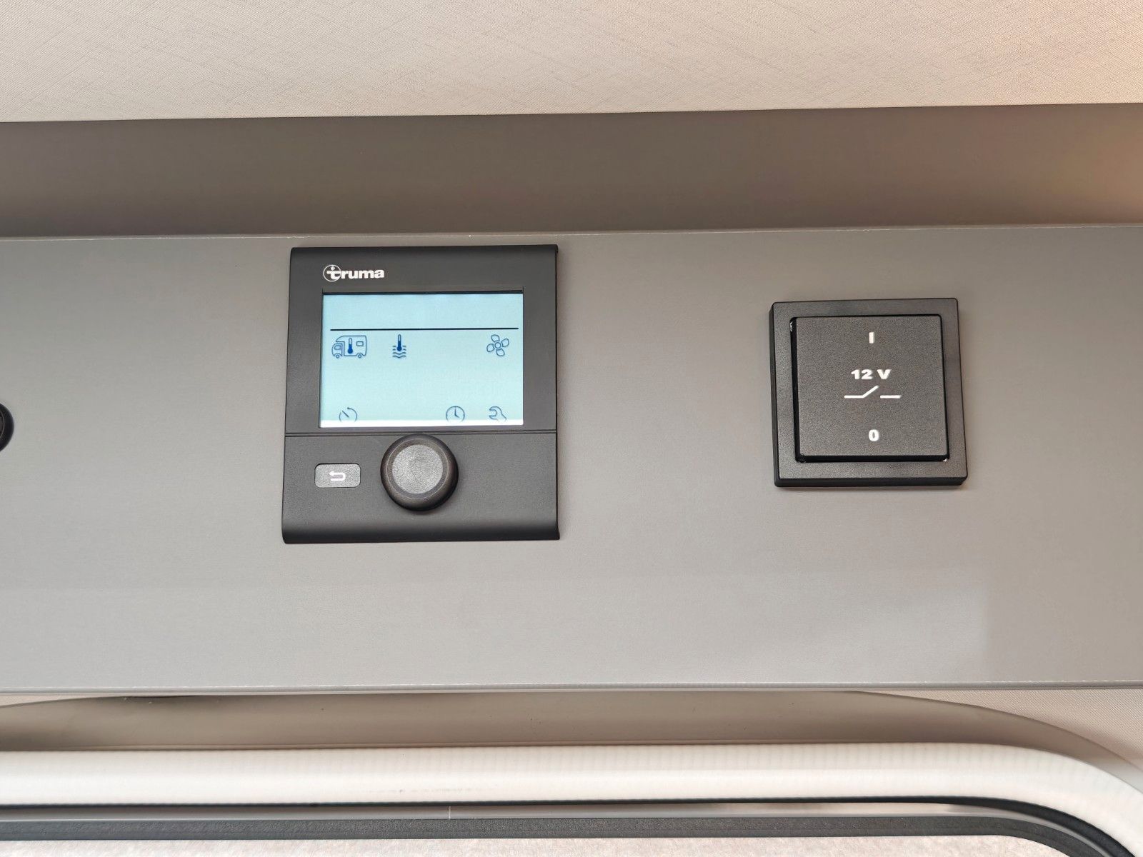 Fahrzeugabbildung HYMER / ERIBA / HYMERCAR Novaline 442 - MESSE-NEUHEIT 2026! -