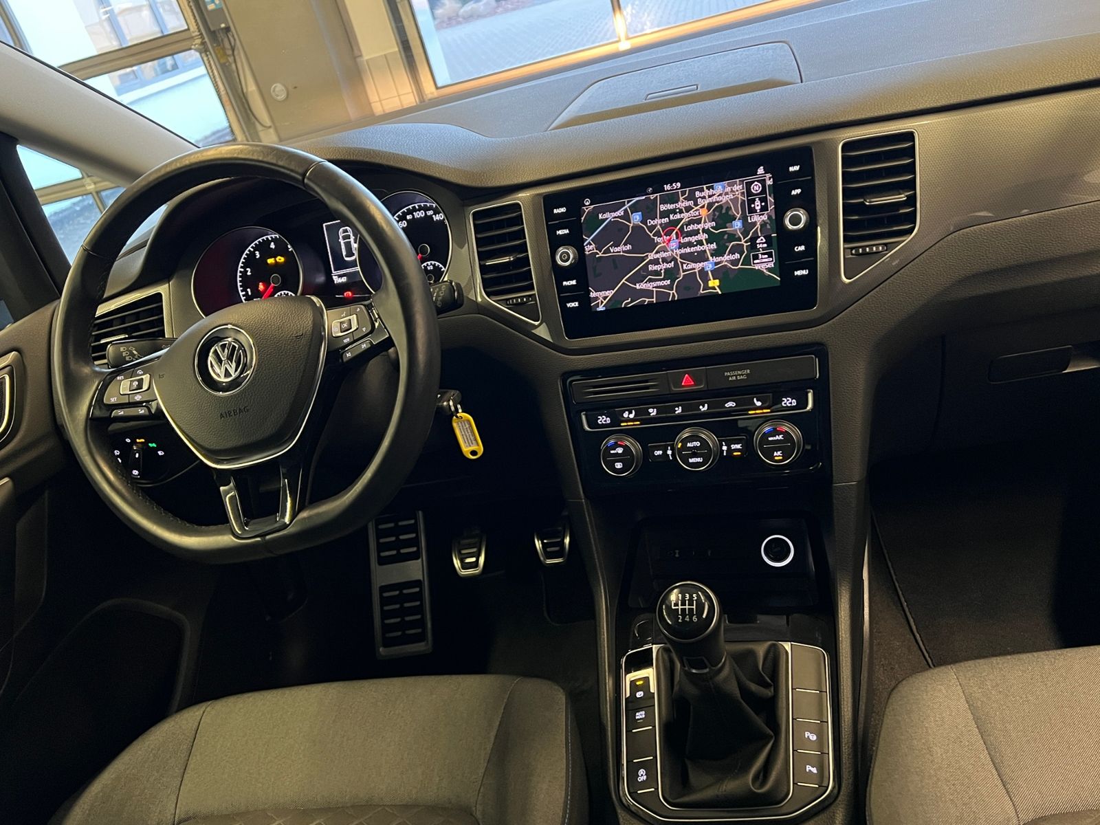 Fahrzeugabbildung Volkswagen Golf Sportsvan JOIN 1.5 TSI *App Connect, Climat
