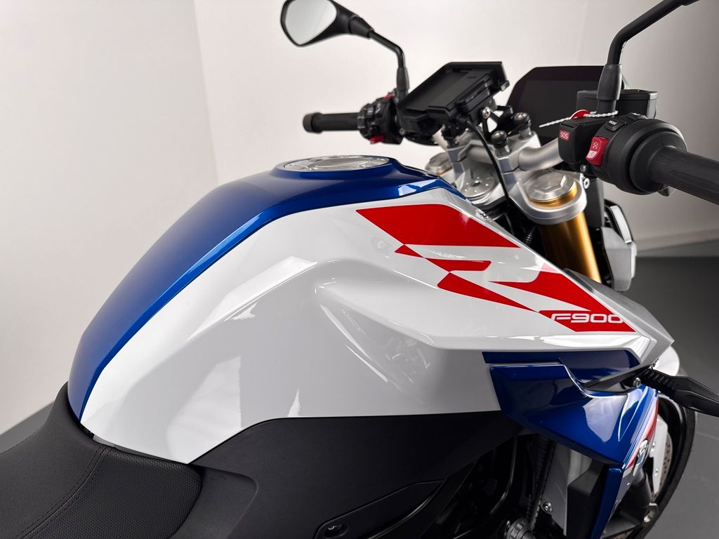 Fahrzeugabbildung BMW F900 R *NEUWERTIG *VOLL *1.HAND