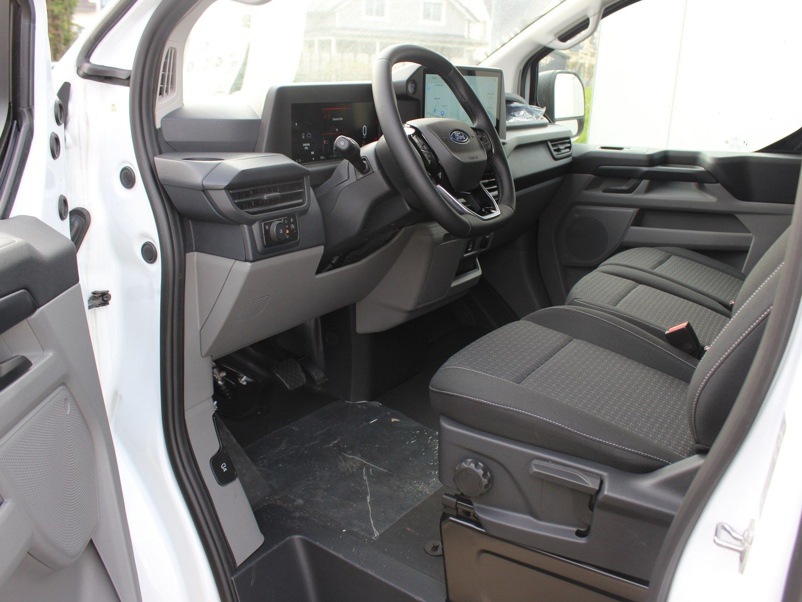 Fahrzeugabbildung Ford Transit Custom 320 L1 Trend FWD Plug-in Hybrid
