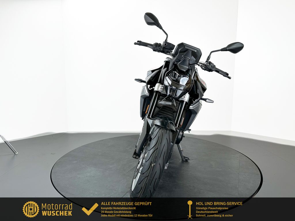 Fahrzeugabbildung BMW F900 R A2
